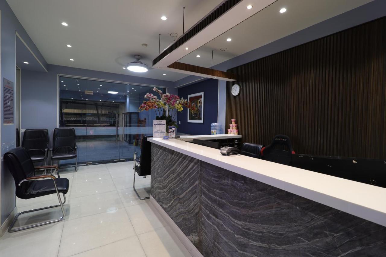 Hôtel Reddoorz Plus & Cloud 9 Quang Trung à Hô Chi Minh-Ville Extérieur photo